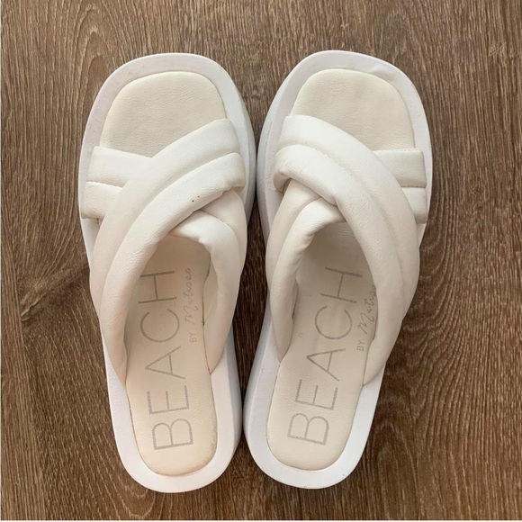 Women's White Sandals - Picture 1 of 4